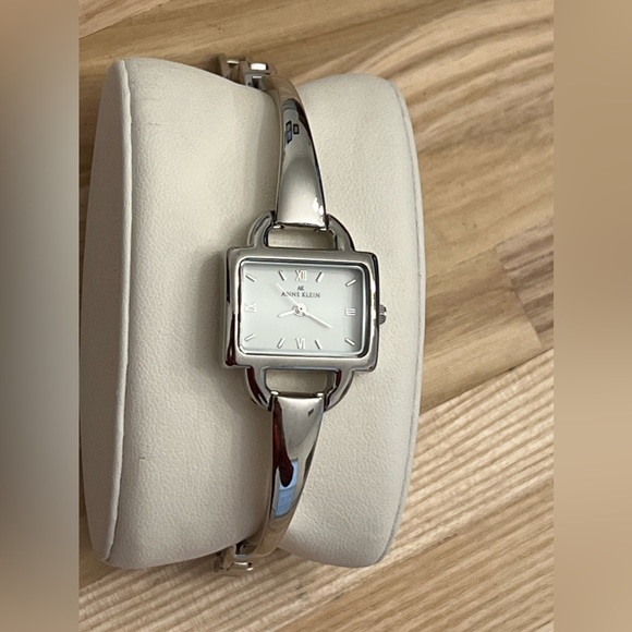 Anne Klein Ladies Watch Stainless Bracelet White Rectangular Dial Rare main image 10